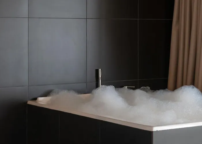 Le Gourguillon Hotel 3*