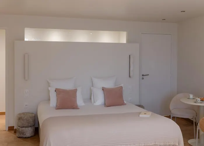 Mihotel Le Gourguillon 3*
