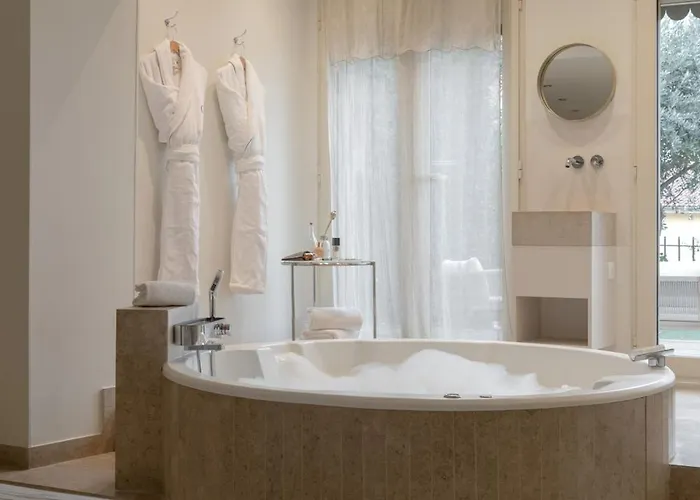 Mihotel Le Gourguillon מלון