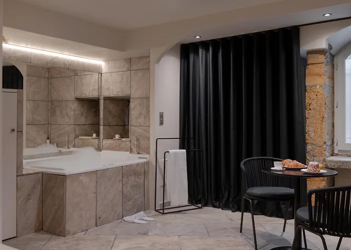 Mihotel Le Gourguillon