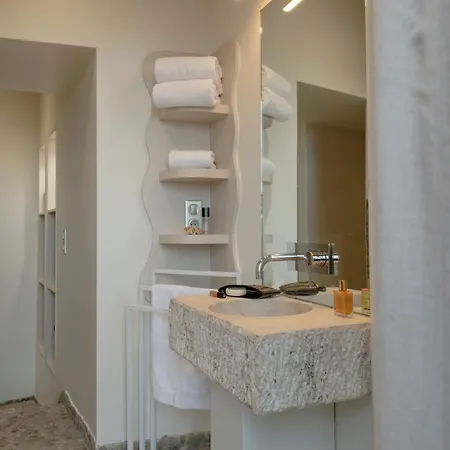 Mihotel Le Gourguillon Hotel