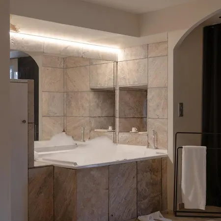 Mihotel Le Gourguillon Szálloda