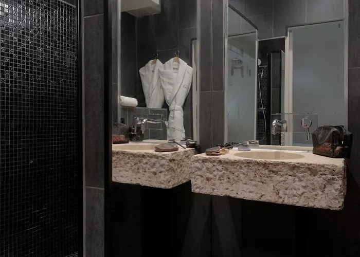 Mihotel Le Gourguillon Hotel 3*