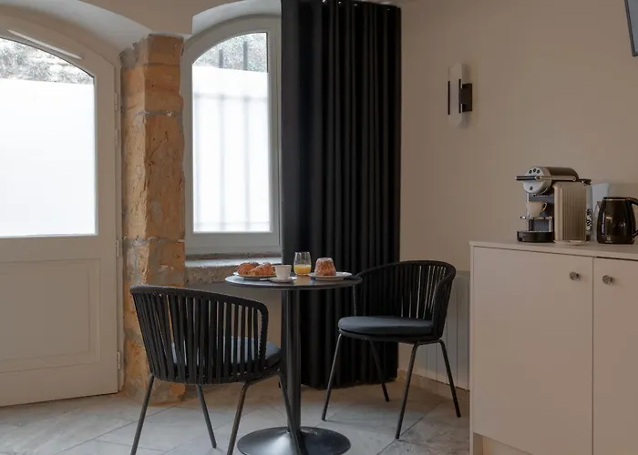 Mihotel Le Gourguillon 3*
